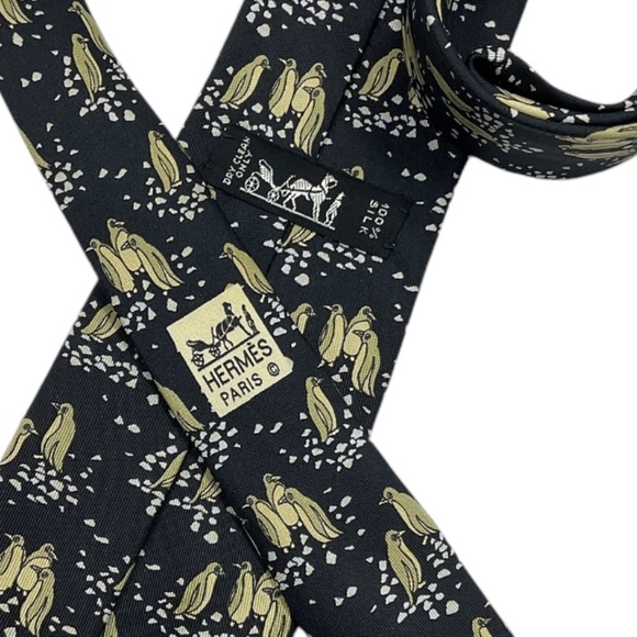 HERMÈS 7334 EA Black Penguin Silk LUXURY Tie FRANCE - Picture 4 of 5